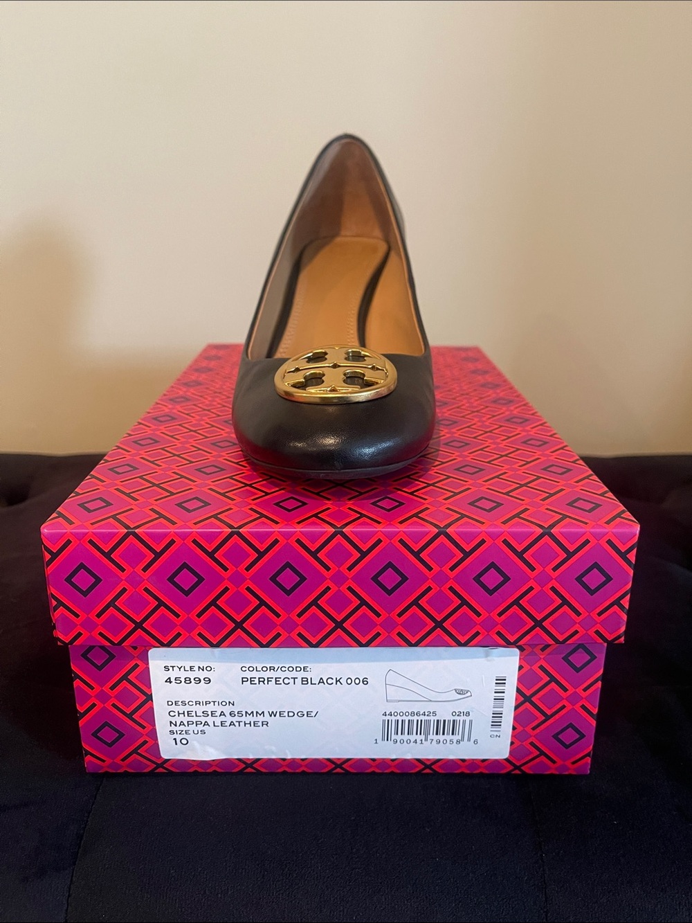Tory Burch Black Leather Wedge with Gold Logo - Picture 3 of 3